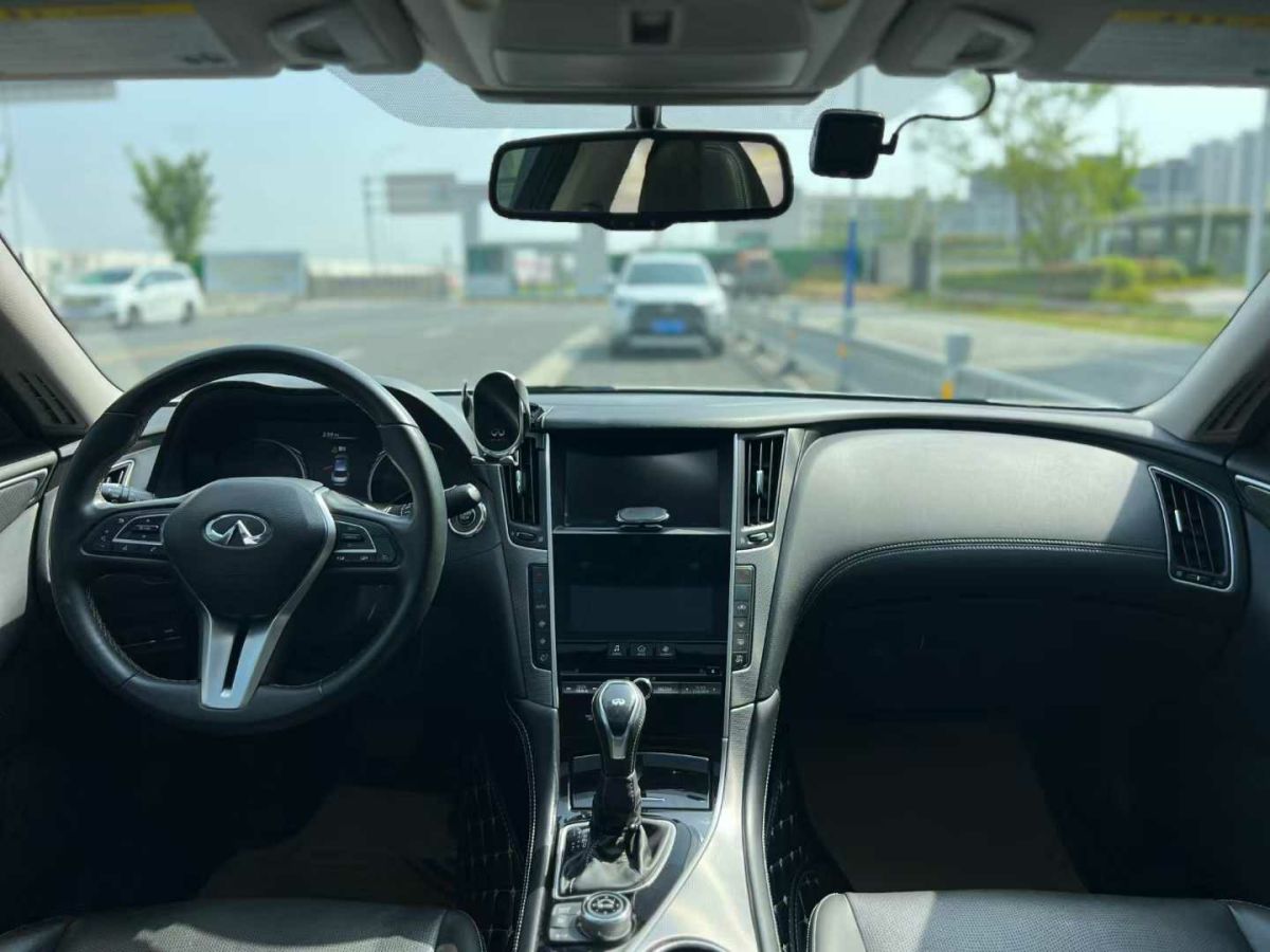 英菲尼迪 Q50L  2021款 2.0T 豪華版圖片