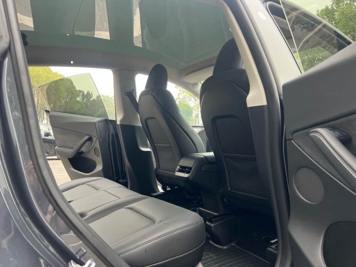 特斯拉 Model Y  2024款 后輪驅(qū)動(dòng)版圖片