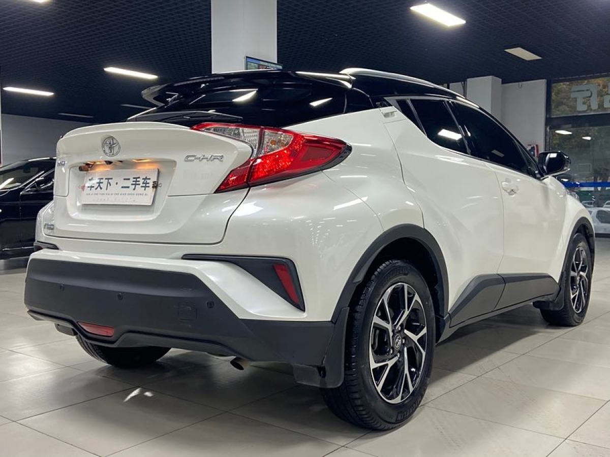 2019年4月豐田 C-HR  2018款 2.0L 領(lǐng)先天窗版 國(guó)V