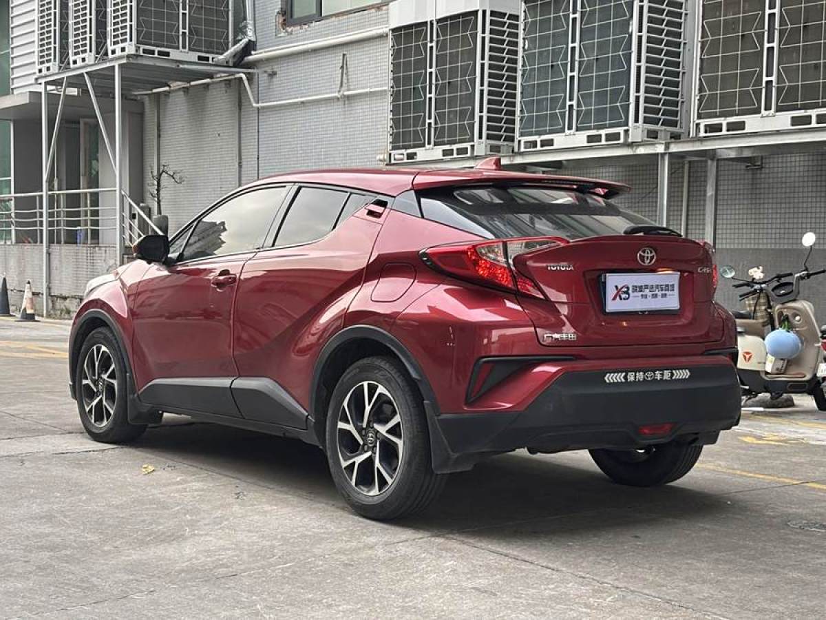 豐田 C-HR  2018款 2.0L 領(lǐng)先天窗版 國V圖片