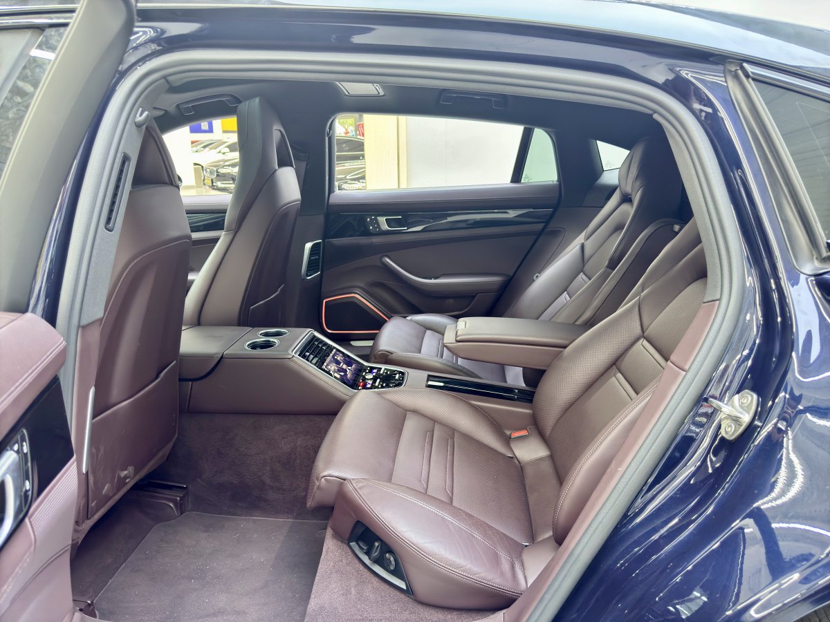 2022年1月保時(shí)捷 Panamera  2022款 Panamera 4 行政加長(zhǎng)版 2.9T