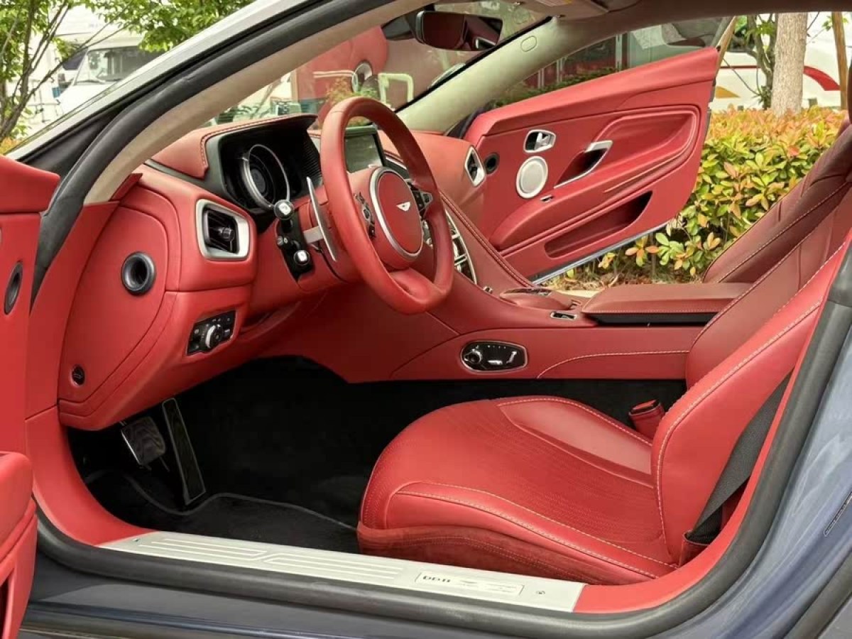 阿斯頓·馬丁 阿斯頓?馬丁DB11  2019款 4.0T V8 Coupe圖片