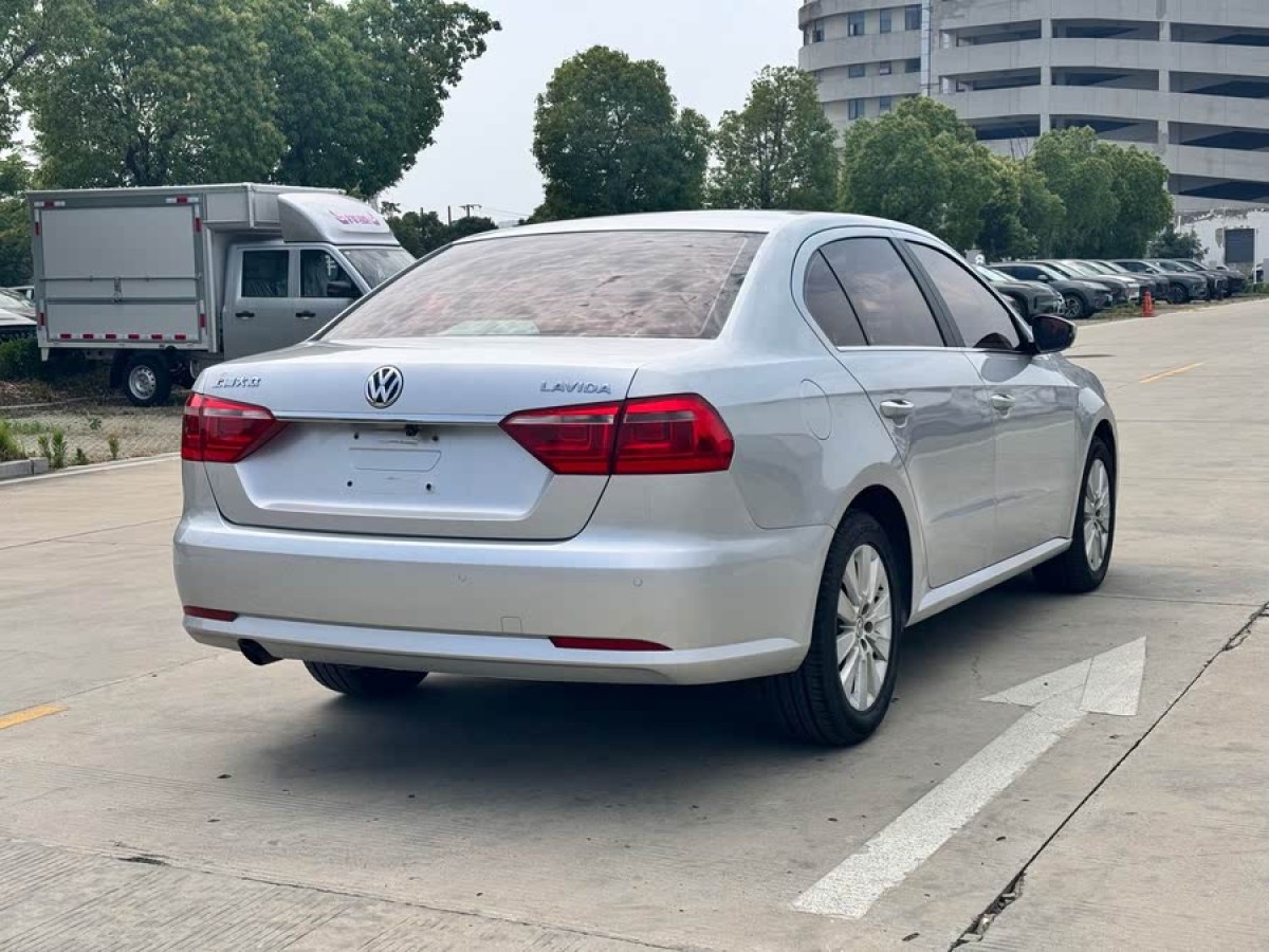 大眾 朗逸  2013款 改款經(jīng)典 1.6L 自動舒適版圖片