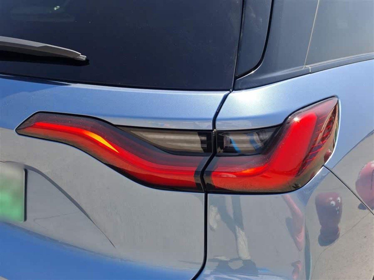 蔚來 ES8  2020款 415KM 基準(zhǔn)版 七座版圖片