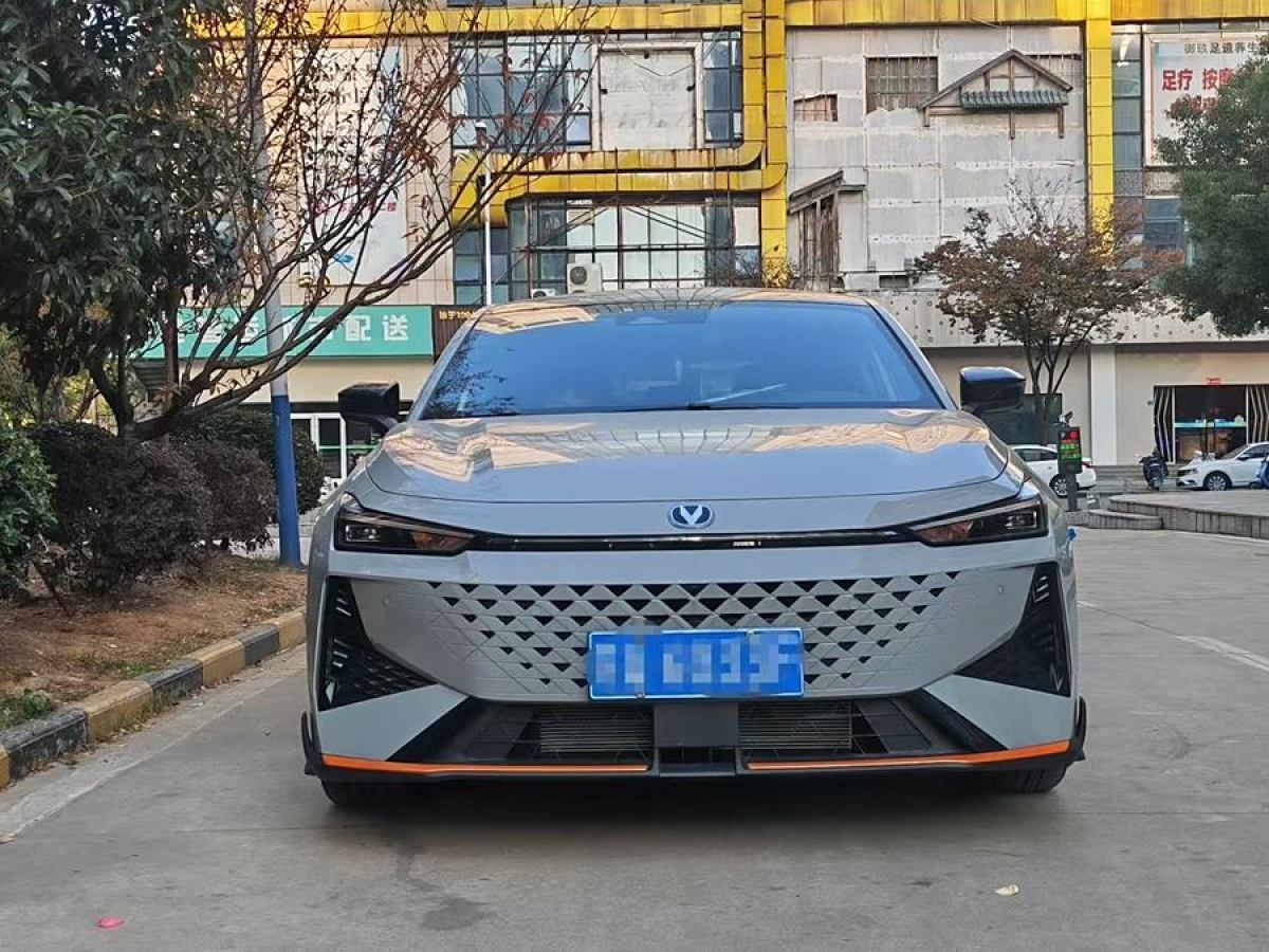 長(zhǎng)安 長(zhǎng)安UNI-V  2024款 1.5T 尊貴運(yùn)動(dòng)型圖片