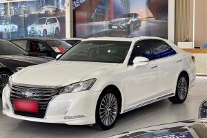 皇冠 豐田 2.0T 運(yùn)動(dòng)版