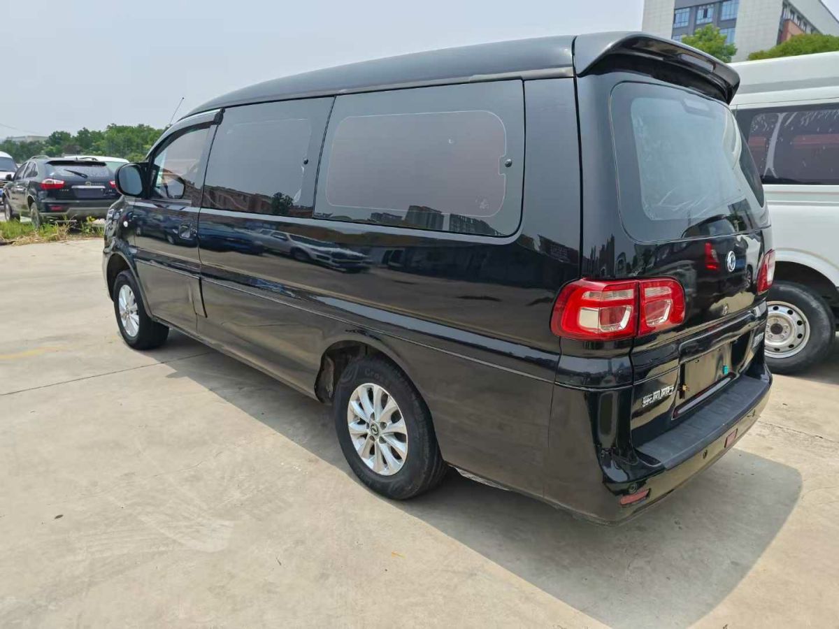 東風(fēng)風(fēng)行 菱智  2017款 M5L 1.6L 7座標(biāo)準(zhǔn)型圖片