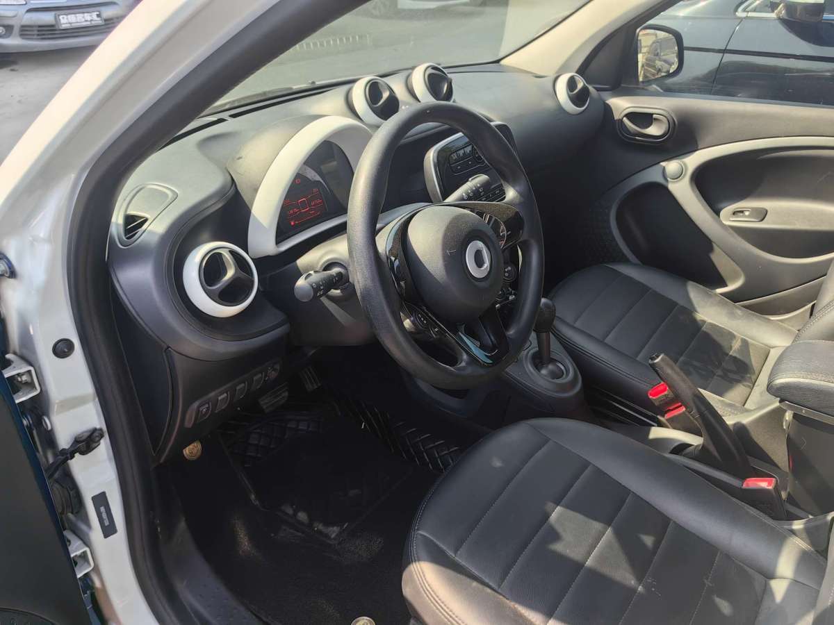 smart forfour  2016款 1.0L 52千瓦激情版圖片