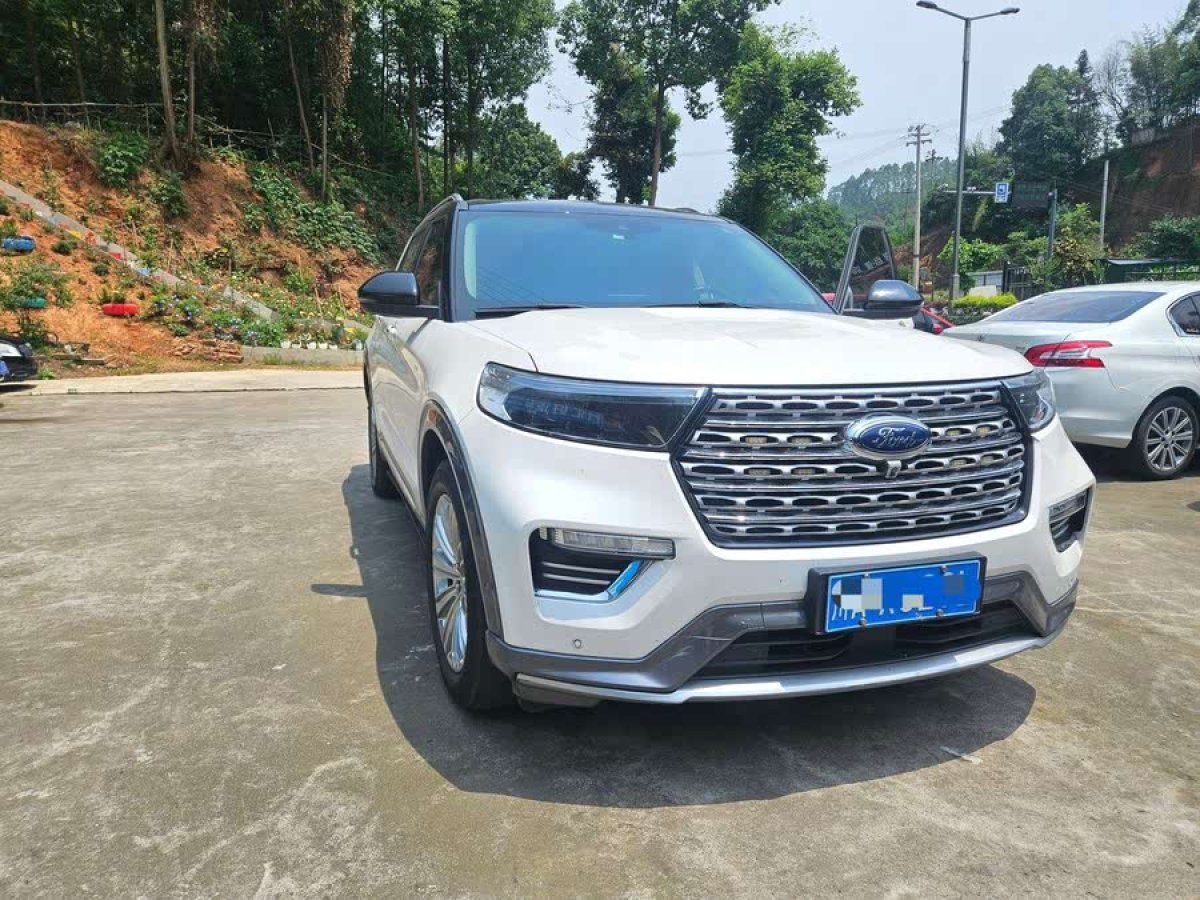 福特 探險(xiǎn)者  2023款 EcoBoost 285 四驅(qū)鈦金版 6座圖片