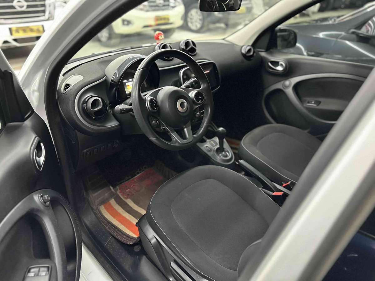 smart forfour  2018款 1.0L 52千瓦靈動版圖片