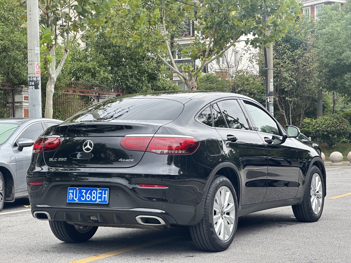 2020年9月奔馳 奔馳GLC  2021款 GLC 260 4MATIC 轎跑SUV