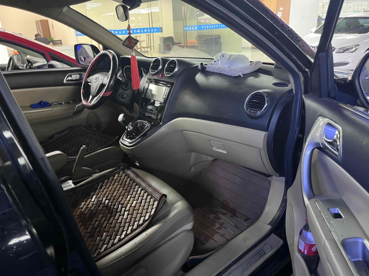 哈弗 H6  2012款 1.5T 手動(dòng)兩驅(qū)精英型圖片