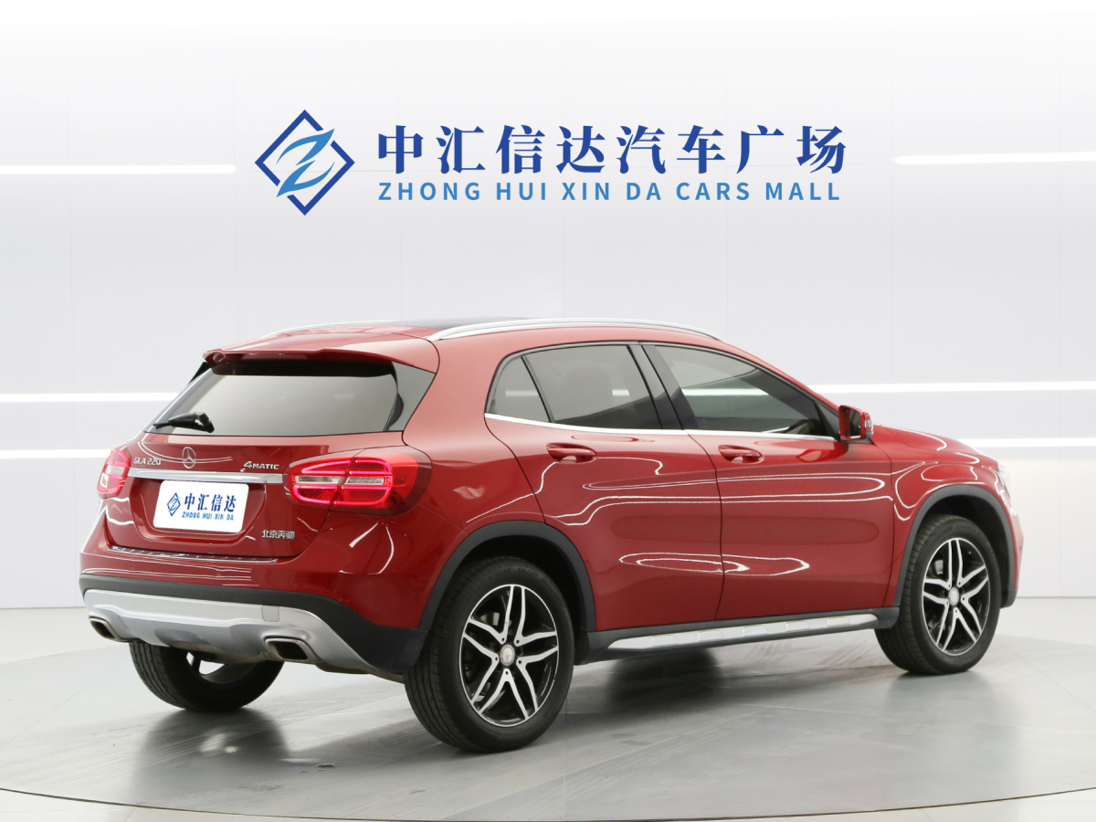 奔馳 奔馳GLA  2017款 GLA 220 4MATIC 時(shí)尚型圖片