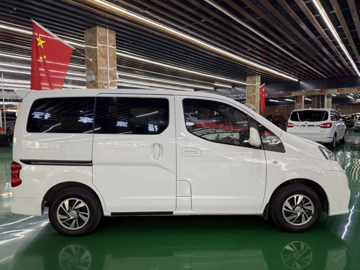 2019年3月日產(chǎn) NV200  2018款 1.6L CVT豪華型