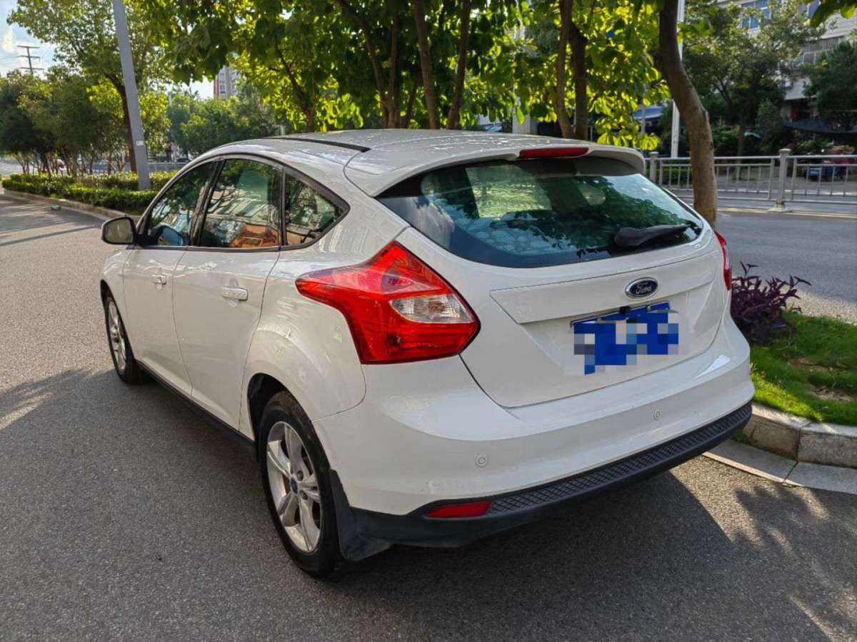 福特 ?？怂? 2012款 兩廂 1.6L 自動(dòng)風(fēng)尚型圖片