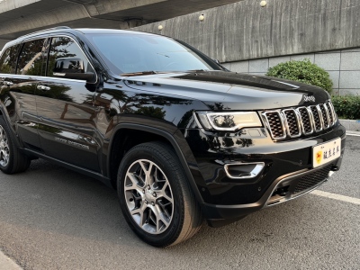 2022年3月 Jeep 大切諾基(進(jìn)口) 3.0L 專業(yè)導(dǎo)航版圖片