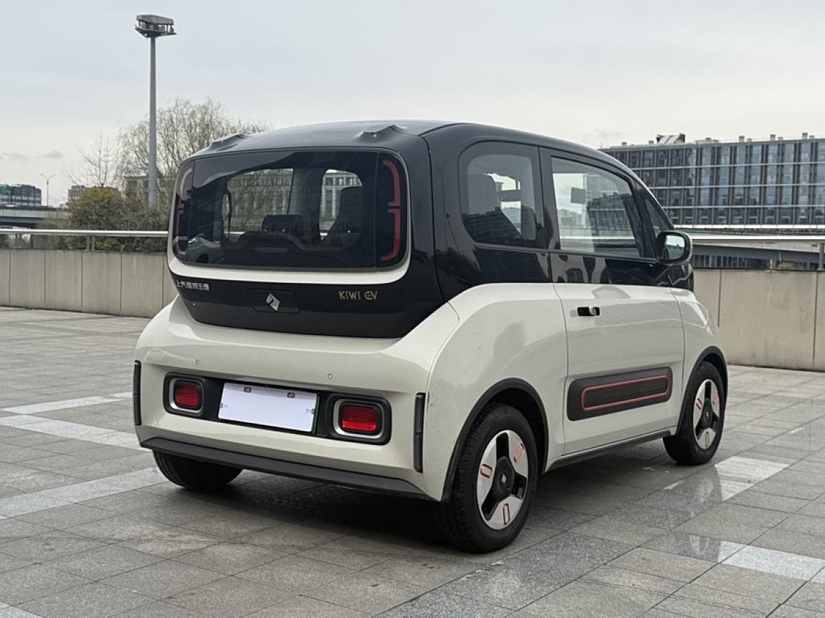 寶駿 寶駿KiWi EV  2022款 藝術(shù)家輕享版 三元鋰圖片