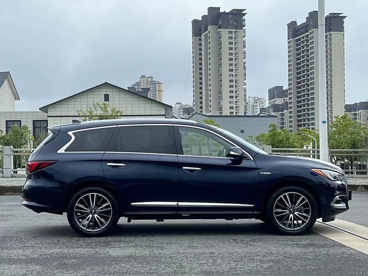 2017年12月英菲尼迪 QX60  2020款 2.5 S/C Hybrid 四驅(qū)全能版