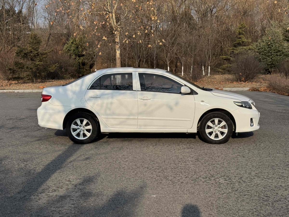 豐田 卡羅拉  2014款 1.6L CVT GLX-i導(dǎo)航版圖片