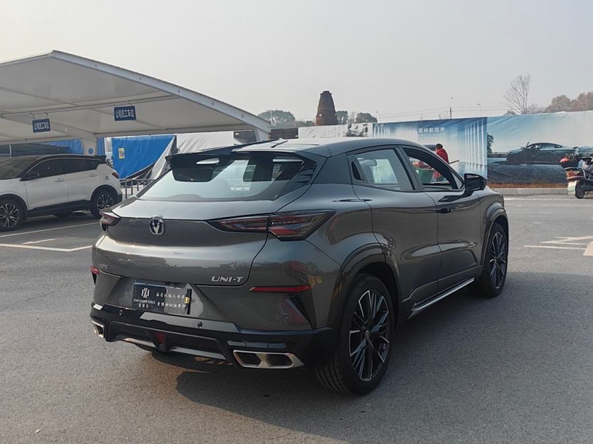 長(zhǎng)安 UNI-T  2023款 第二代 1.5T 尊享型圖片