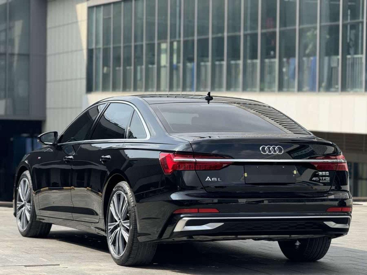 奧迪 奧迪A6L  2024款 45 TFSI quattro 臻選動(dòng)感型圖片