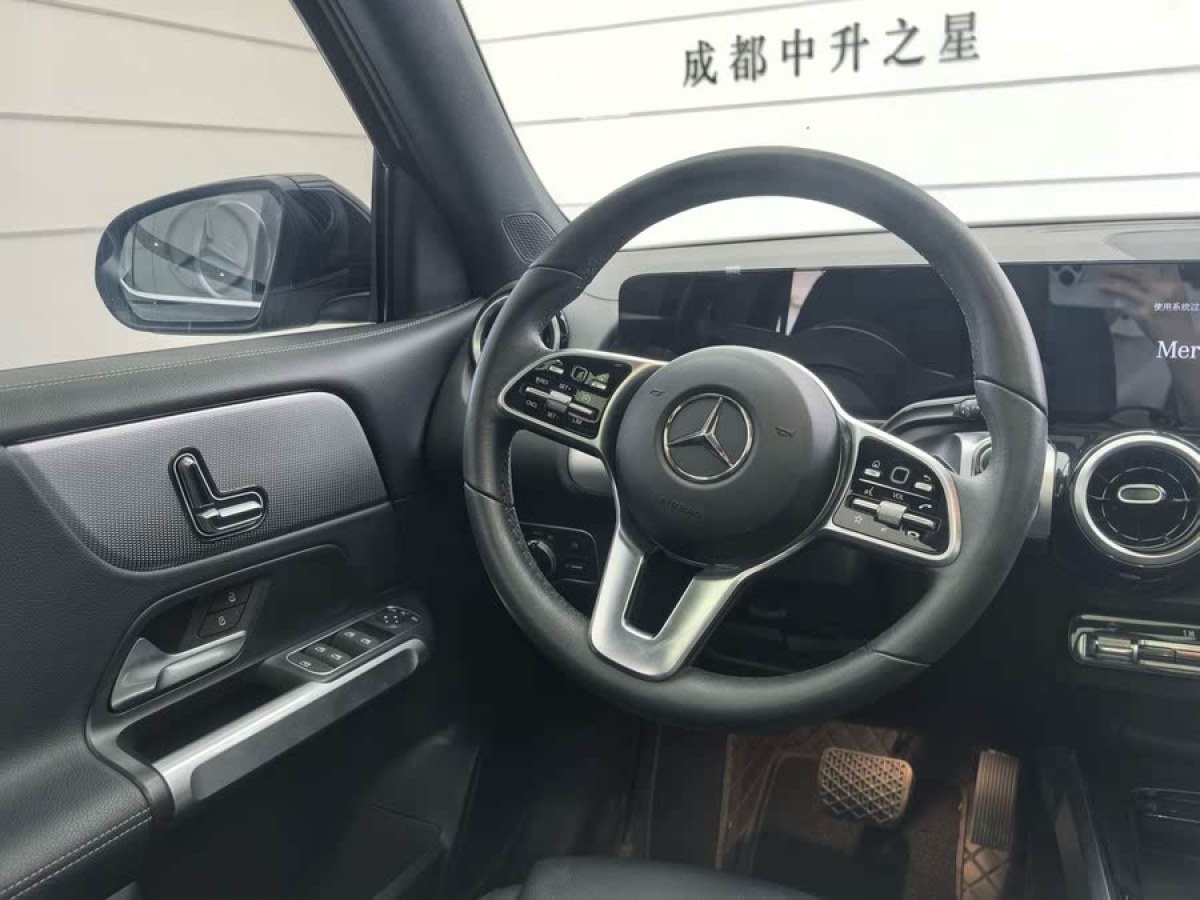 奔馳 奔馳GLB  2022款 改款 GLB 200 時尚型圖片