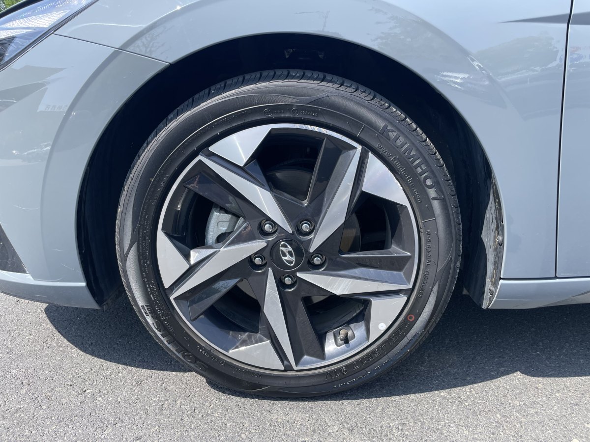 2021年10月現(xiàn)代 伊蘭特  2022款 1.5L CVT LUX尊貴版