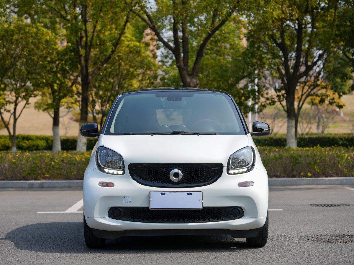 2016年12月smart fortwo  2016款 0.9T 66千瓦硬頂先鋒版