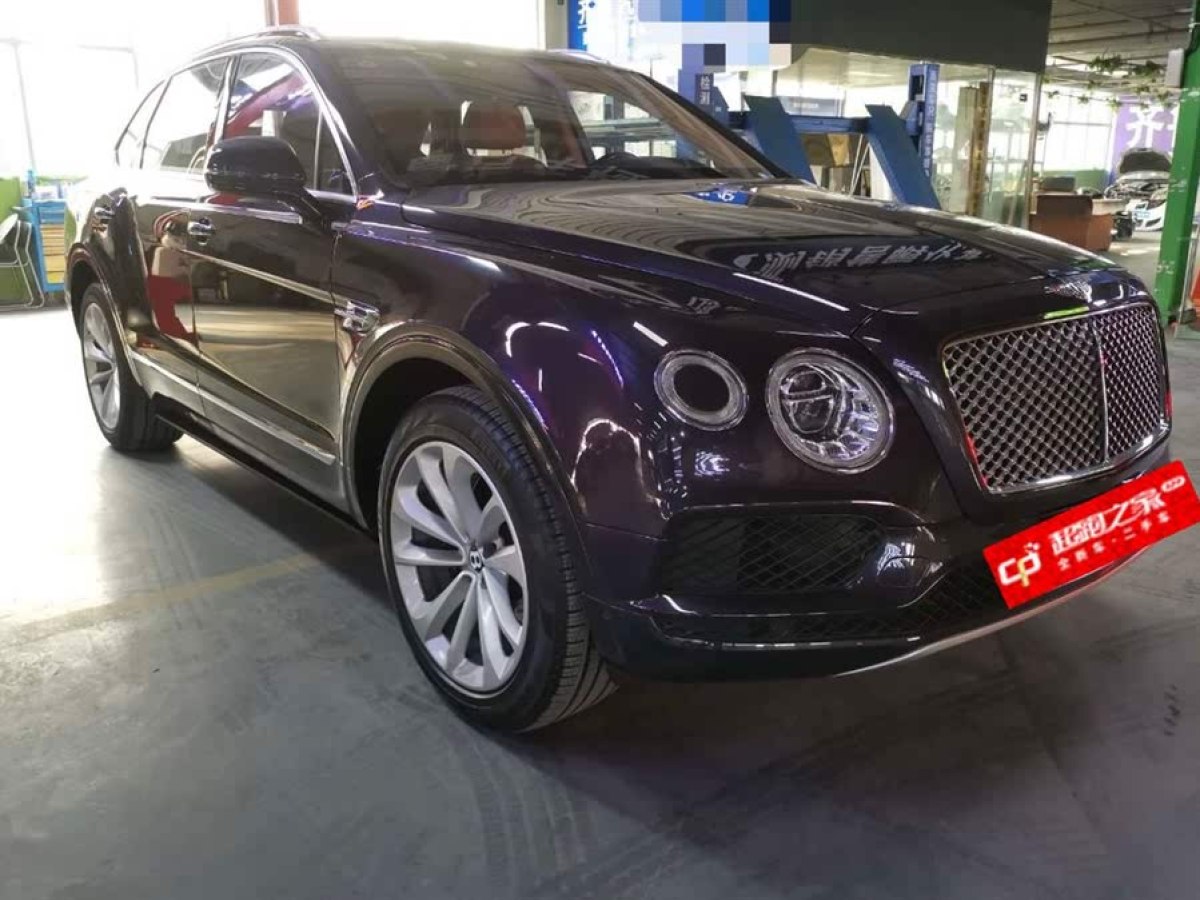 賓利 添越  2016款 6.0T 標(biāo)準(zhǔn)版圖片