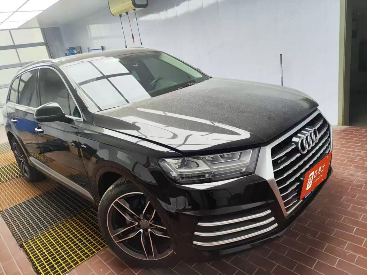 奧迪 奧迪Q7  2018款 40 TFSI S line運(yùn)動(dòng)型圖片