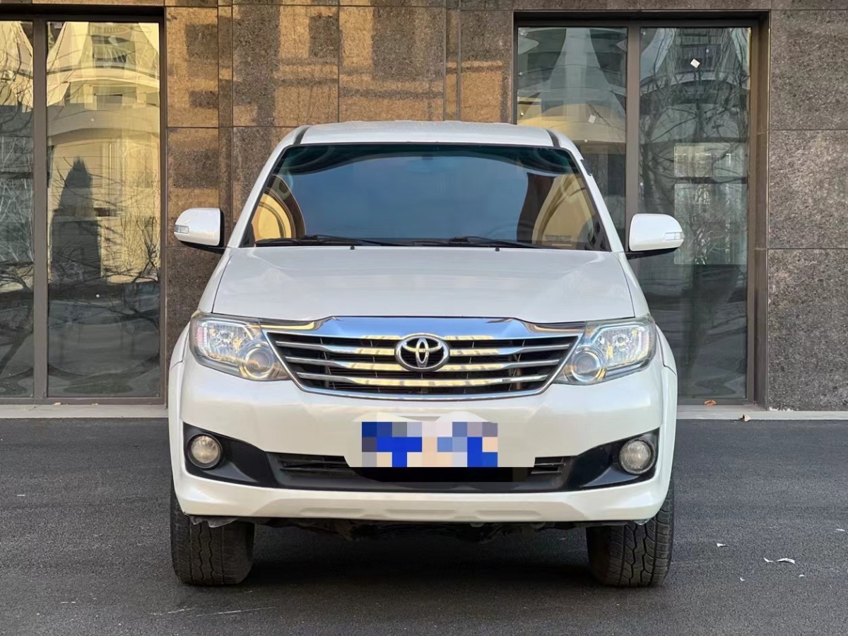 豐田 Fortuner  2015款 2.7L 標(biāo)準(zhǔn)版圖片