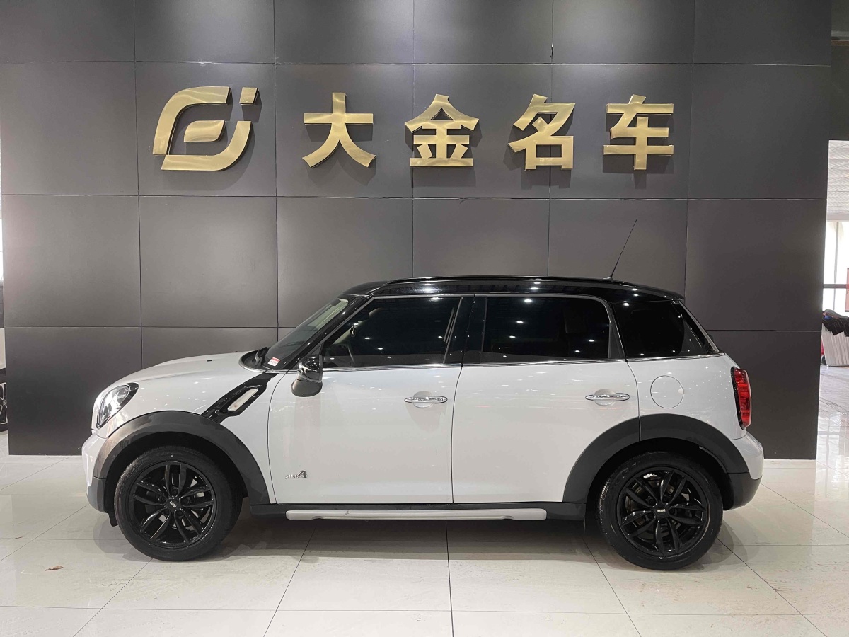 MINI COUNTRYMAN  2016款 1.6T COOPER ALL4 Fun装备控图片