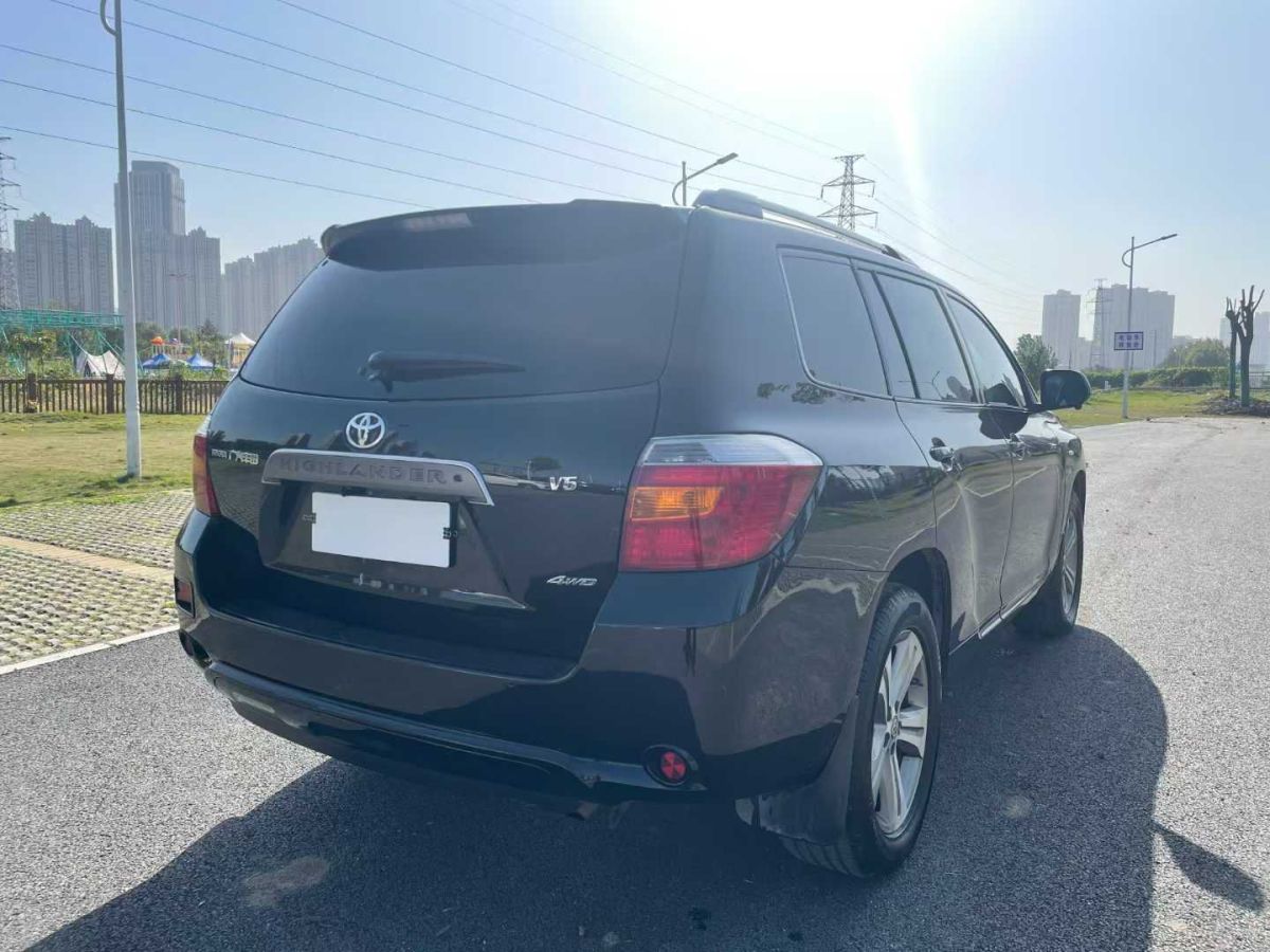 豐田 漢蘭達(dá)  2012款 2.7L 兩驅(qū)7座豪華版圖片