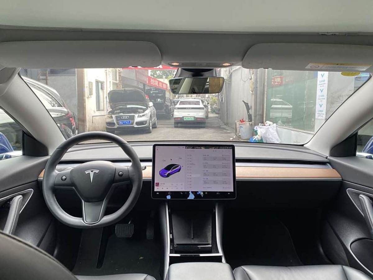 特斯拉 Model 3  2019款 標(biāo)準(zhǔn)續(xù)航后驅(qū)升級(jí)版圖片