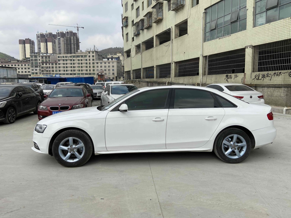奧迪 奧迪A4L  2013款 35 TFSI 自動(dòng)標(biāo)準(zhǔn)型圖片