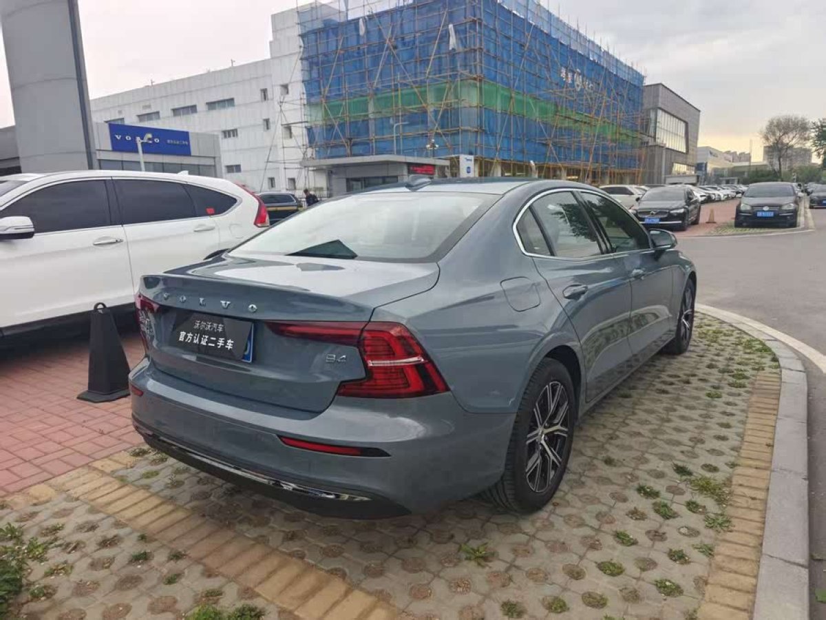 沃爾沃 S60L  2024款 B4 智逸豪華版圖片