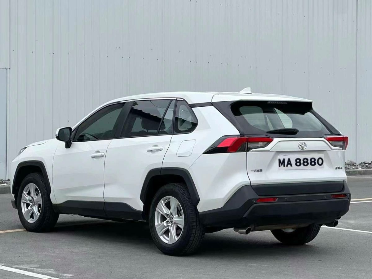 2021年1月豐田 RAV4榮放  2021款 2.0L CVT四驅(qū)風(fēng)尚PLUS版