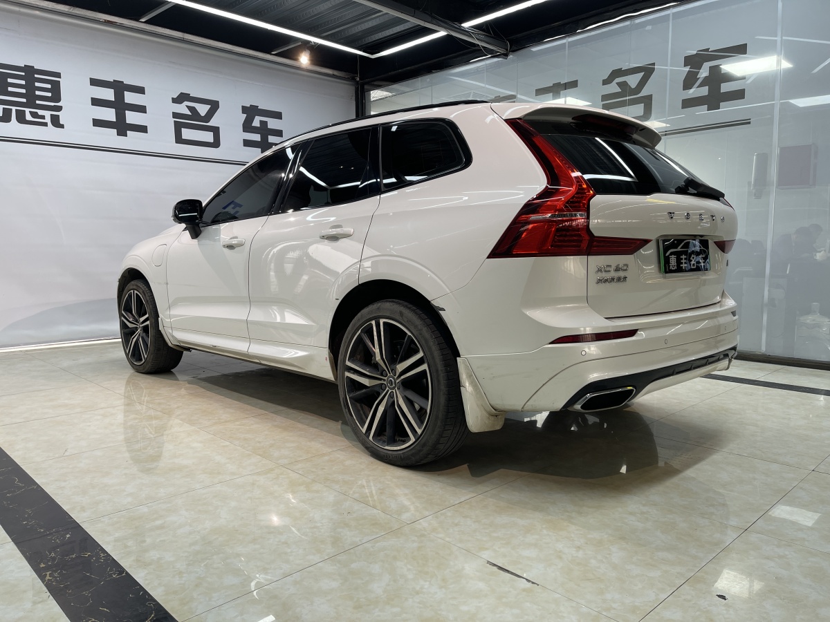 沃爾沃 XC60新能源  2021款 T8 E驅(qū)混動(dòng) 智遠(yuǎn)運(yùn)動(dòng)版圖片