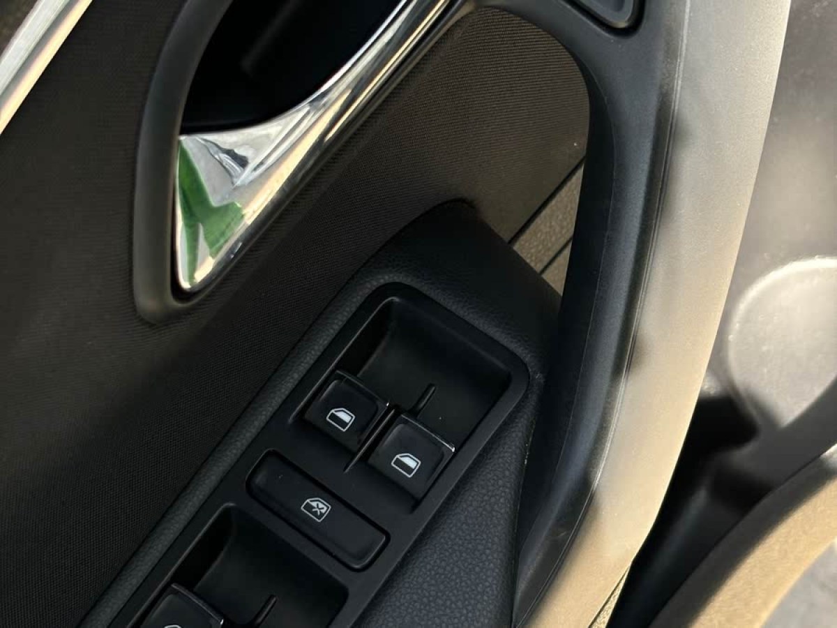 大眾 Polo  2014款 1.6L 自動豪華版圖片