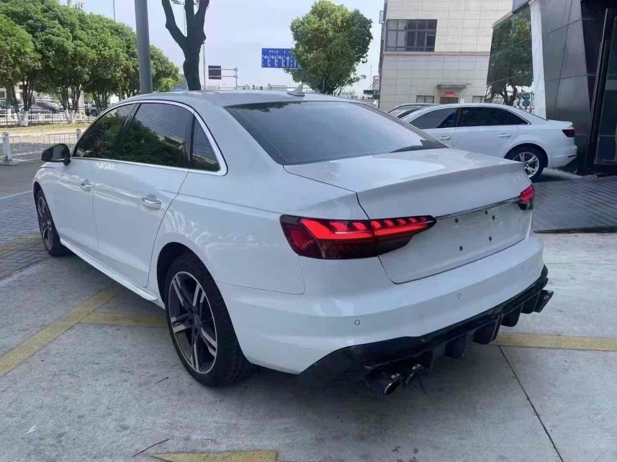 奧迪 奧迪A4L  2020款 40 TFSI 豪華動感型圖片