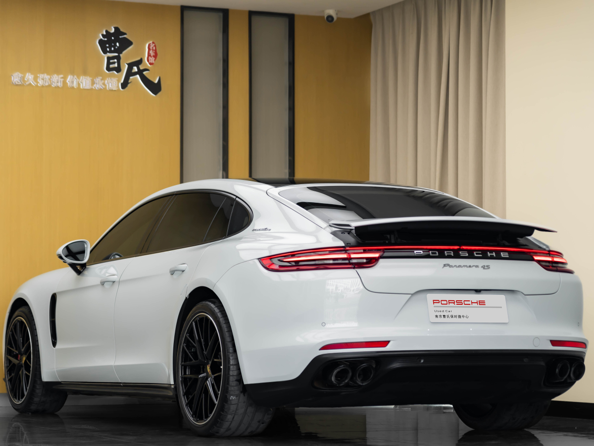 2018年1月保時(shí)捷 Panamera  2017款 Panamera 行政加長(zhǎng)版 3.0T