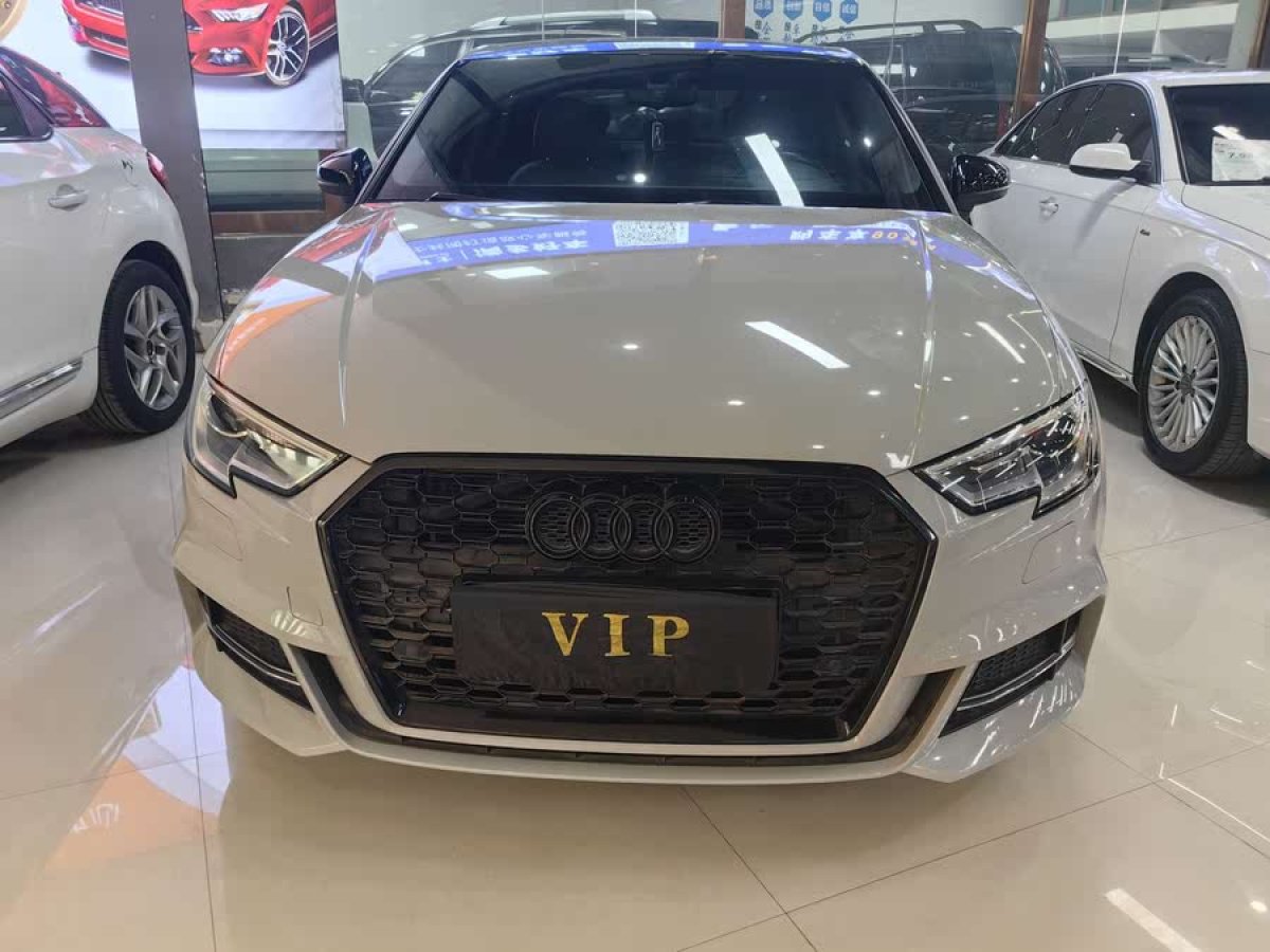 奧迪 奧迪A3  2018款 30周年年型 Limousine 35 TFSI 時(shí)尚型圖片