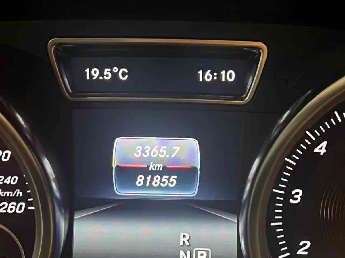 2018年1月奔驰 奔驰GLE  2017款 GLE 320 4MATIC 动感型