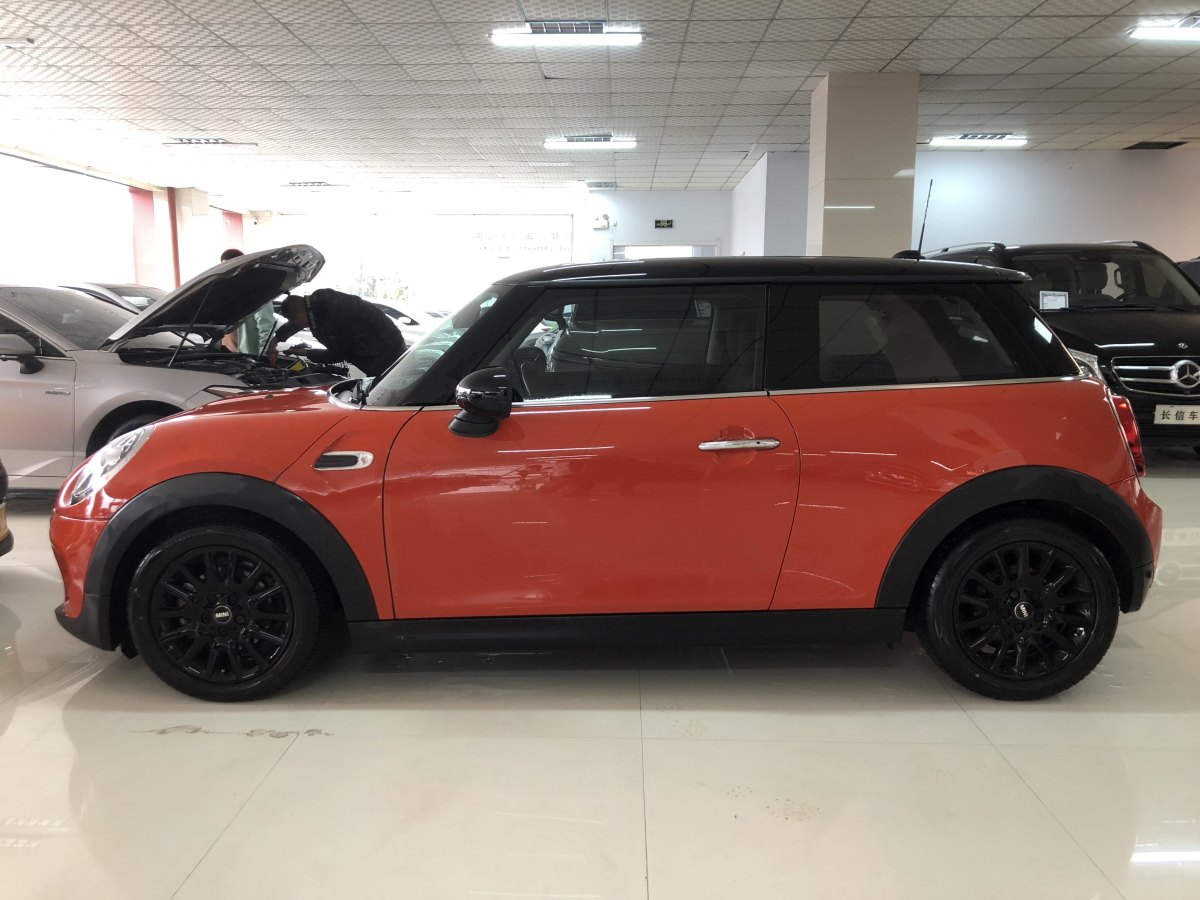 MINI COUNTRYMAN  2018款 1.5T COOPER 經(jīng)典派圖片