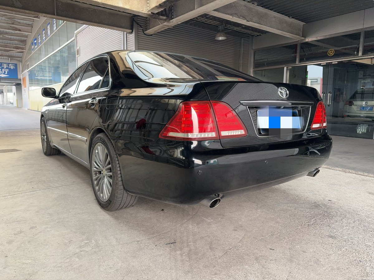 豐田 皇冠  2007款 2.5L Royal 導(dǎo)航版圖片