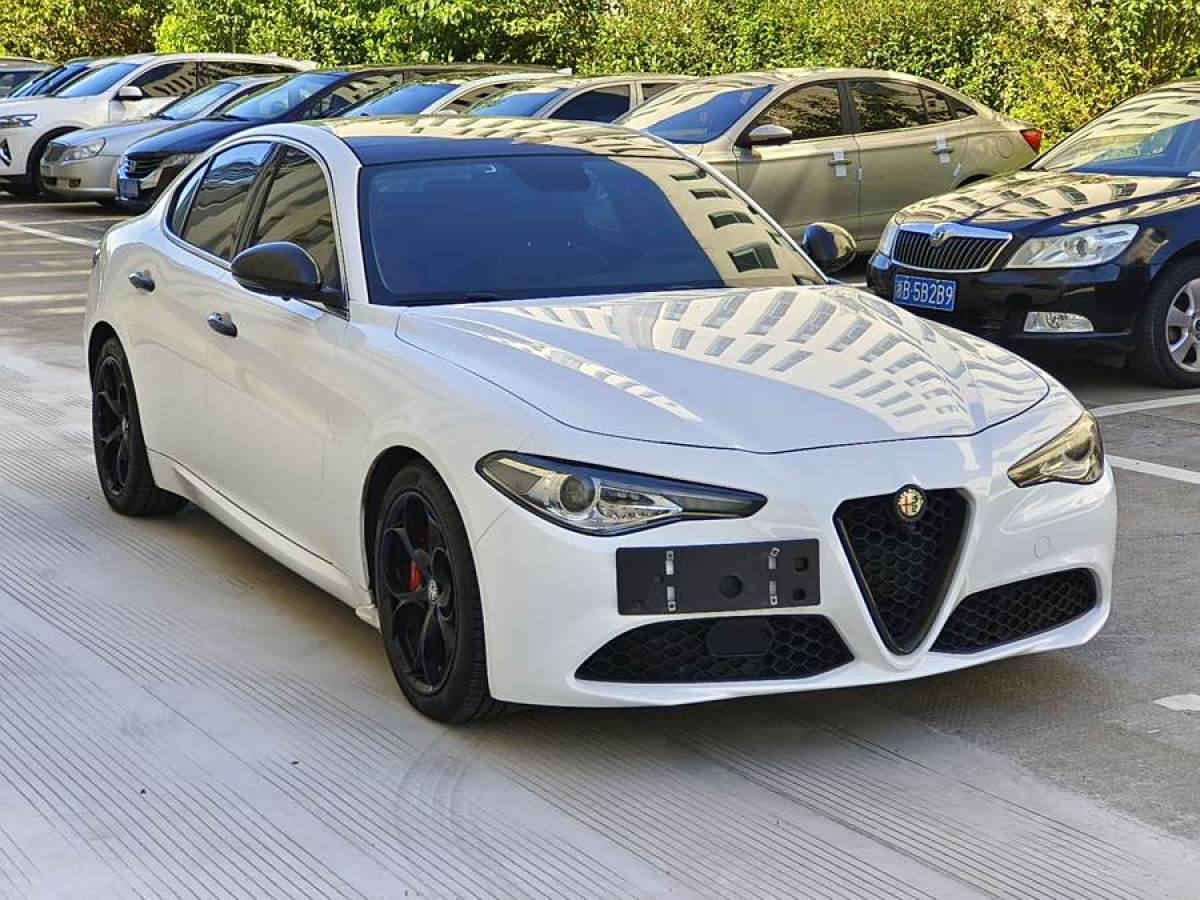 阿爾法·羅密歐 Giulia  2017款 2.0T 280HP 豪華版圖片