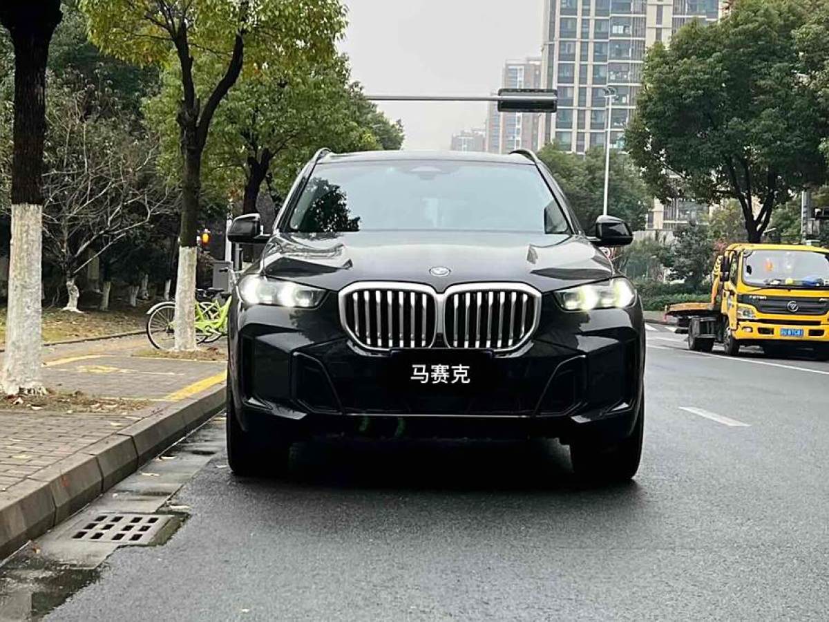 寶馬 寶馬X5  2023款 xDrive 30Li 尊享型M運(yùn)動(dòng)曜夜套裝圖片