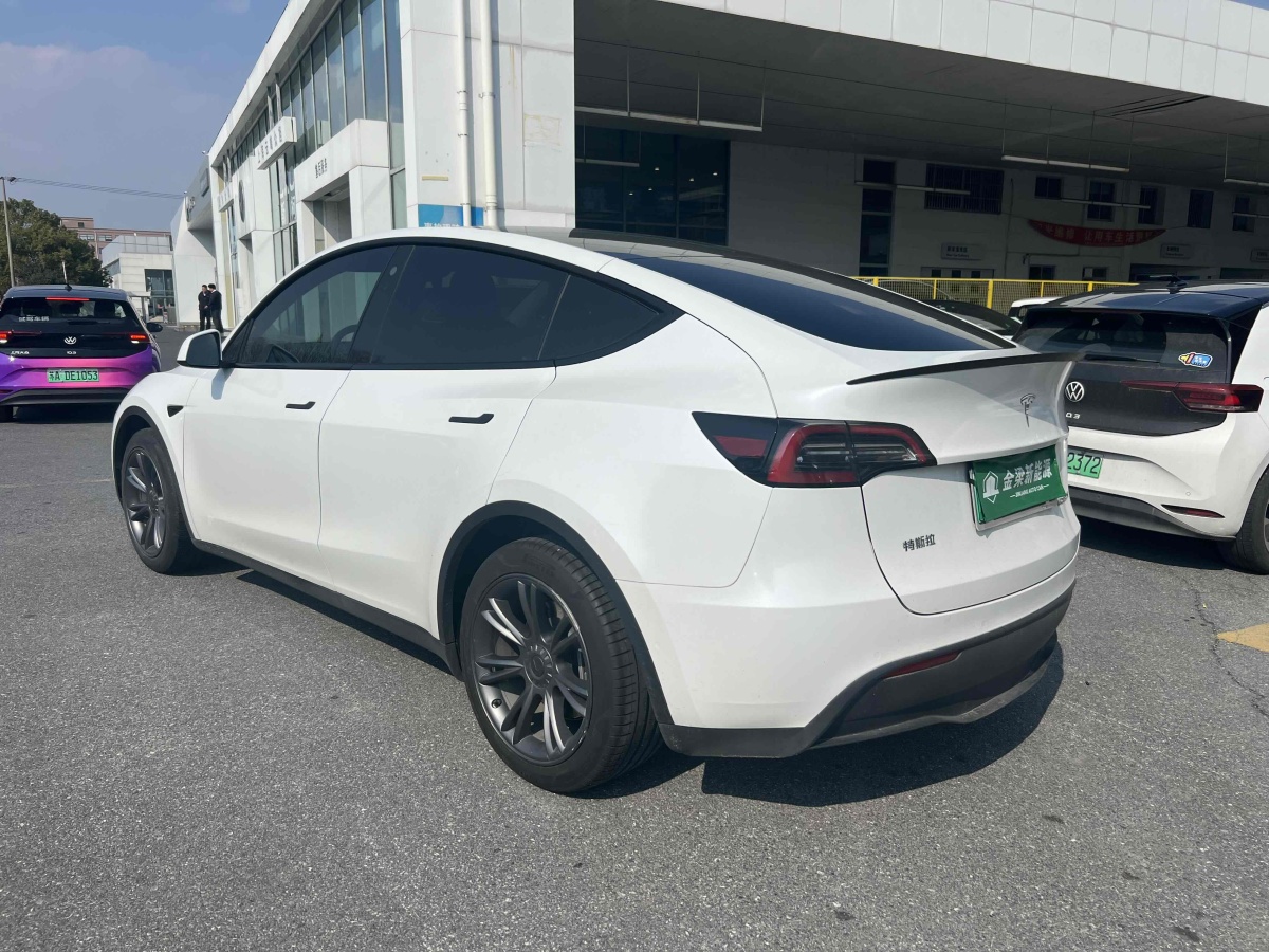 特斯拉 Model 3  2021款 改款 標(biāo)準(zhǔn)續(xù)航后驅(qū)升級版圖片