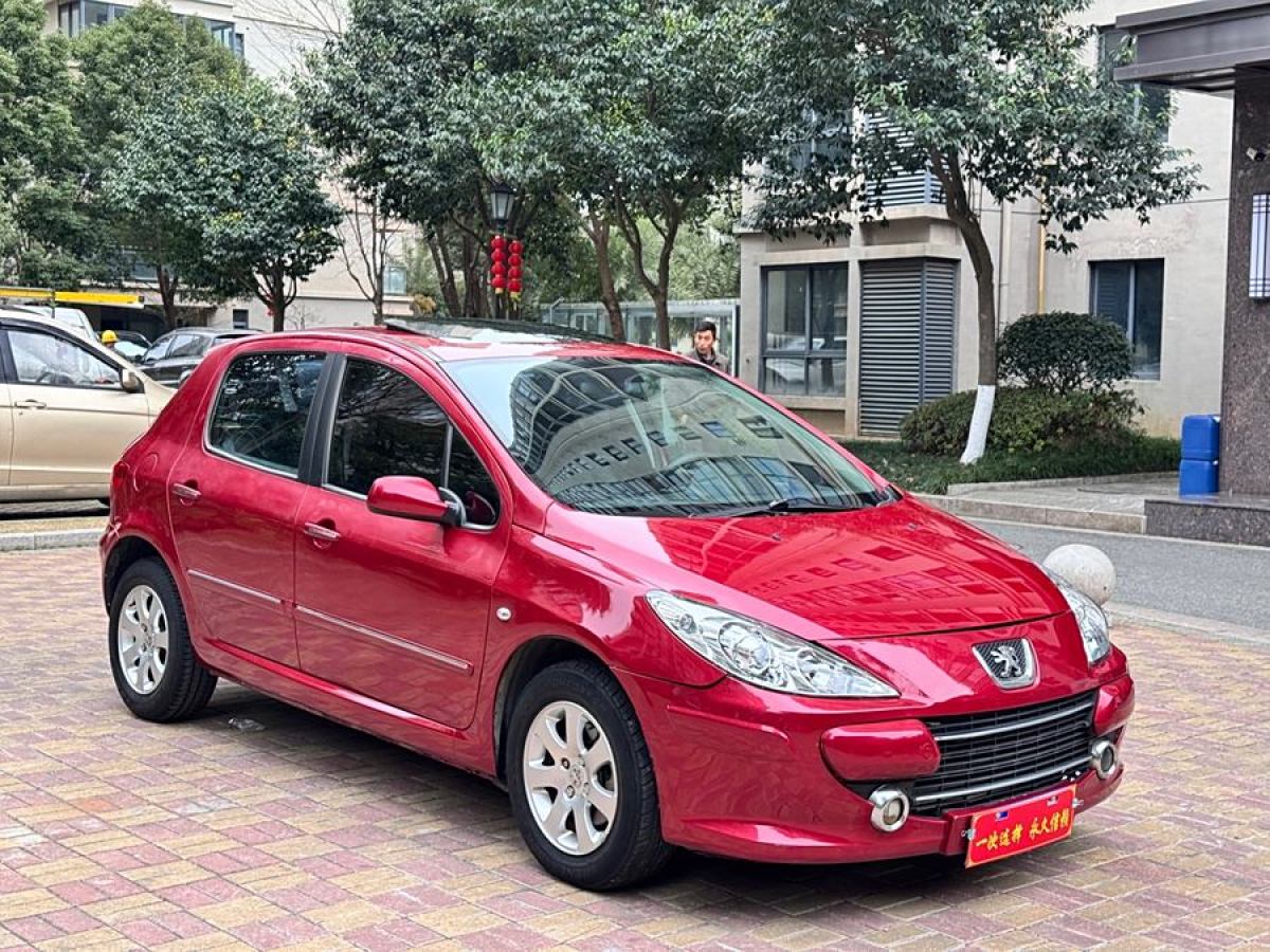 標(biāo)致 307  2013款 兩廂 1.6L 自動(dòng)舒適版圖片