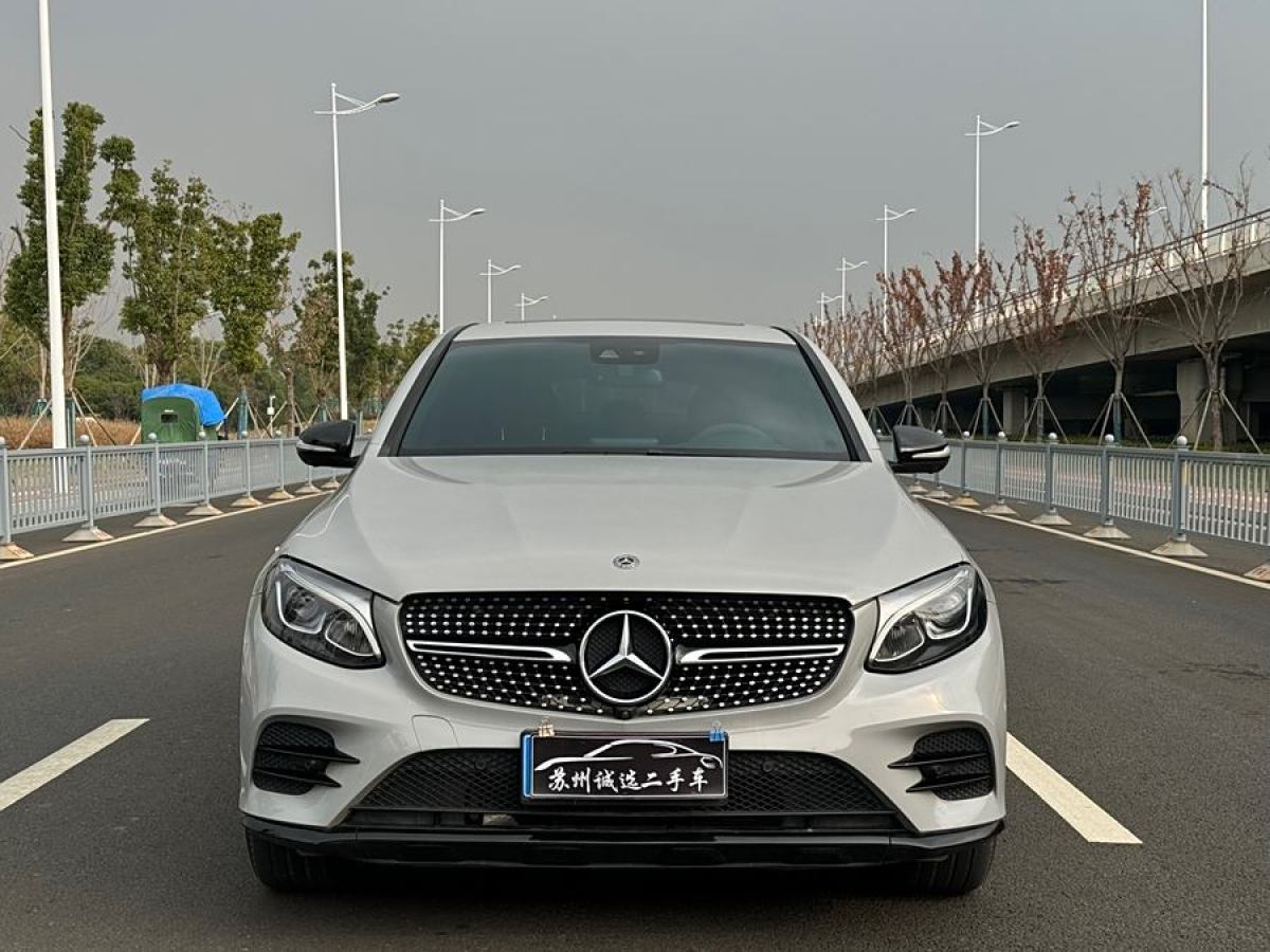 奔馳 奔馳GLC  2022款 改款 GLC 260 4MATIC 轎跑SUV圖片